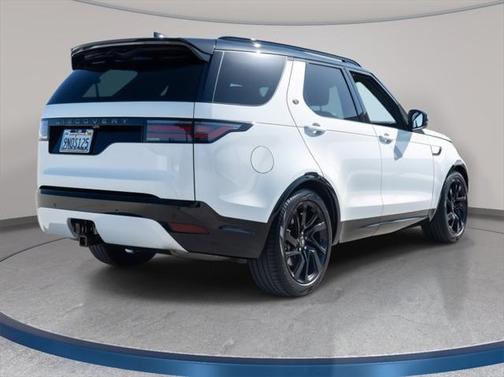 2024 Land Rover Discovery Dynamic SE