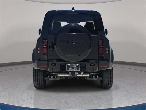 2025 Land Rover Defender X-Dynamic SE