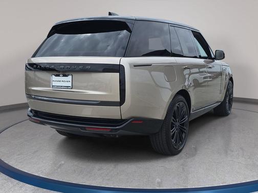Batumi Gold Premium Metallic 2026 Land Rover Range Rover SE