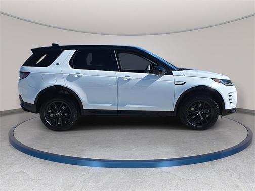 2025 Land Rover Discovery Sport SE