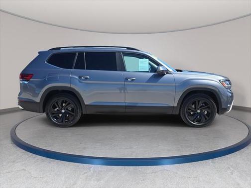 2022 Volkswagen Atlas 3.6L SE w/Technology