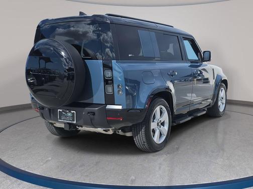 2026 Land Rover Defender X-Dynamic SE