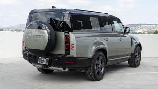 2024 Land Rover Defender X-Dynamic SE