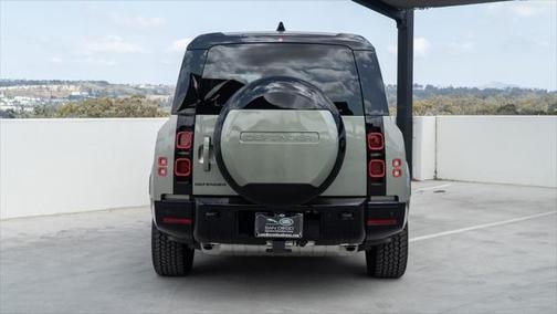 2024 Land Rover Defender X-Dynamic SE