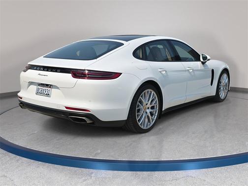 2018 Porsche Panamera 4
