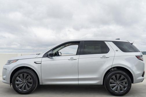 Hakuba Silver Metallic 2025 Land Rover Discovery Sport S