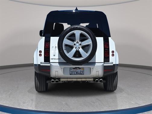 2024 Land Rover Defender SE