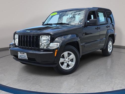 Brilliant Black Crystal Pearlcoat 2010 Jeep Liberty Sport
