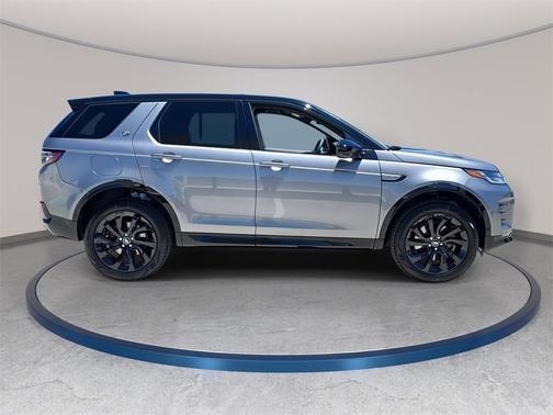 2025 Land Rover Discovery Sport SE