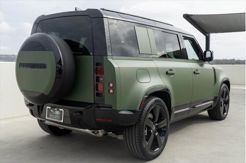 2025 Land Rover Defender X-Dynamic SE