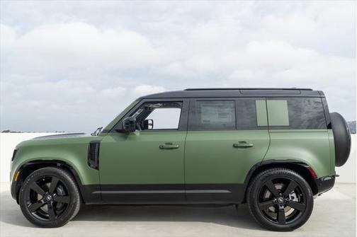 2025 Land Rover Defender X-Dynamic SE