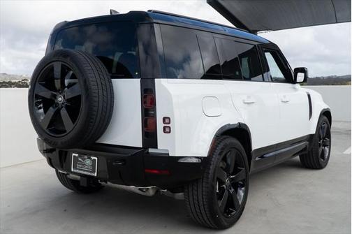 2025 Land Rover Defender X-Dynamic SE