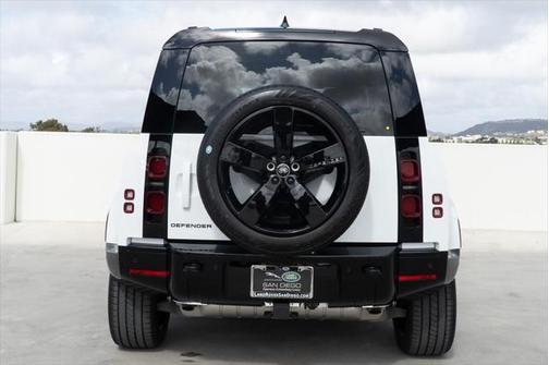 2025 Land Rover Defender X-Dynamic SE