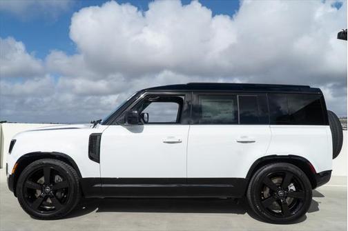 2025 Land Rover Defender X-Dynamic SE