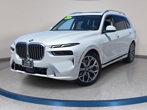 Mineral White Metallic 2024 BMW X7 xDrive40i