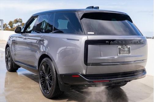 2025 Land Rover Range Rover SE