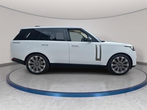 2023 Land Rover Range Rover SE