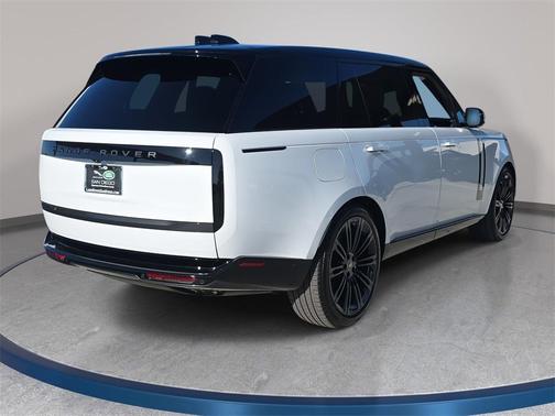 2025 Land Rover Range Rover SE