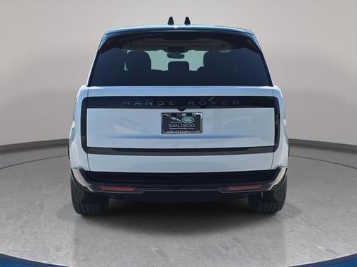 2025 Land Rover Range Rover SE