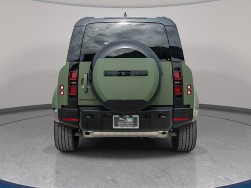 2025 Land Rover Defender X-Dynamic SE