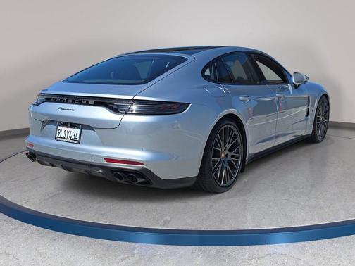 GT Silver Metallic 2023 Porsche Panamera Platinum Edition