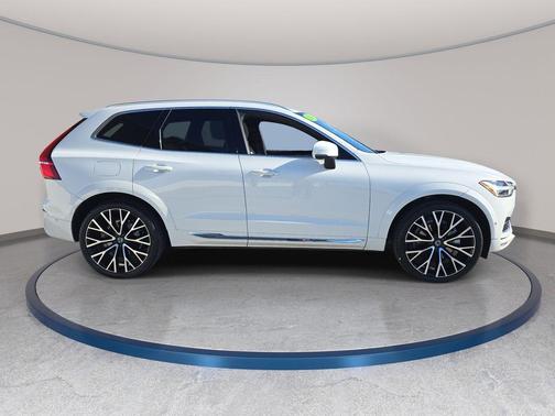 Ice White 2018 Volvo XC60 T6 Inscription