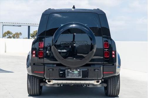 2025 Land Rover Defender X-Dynamic SE