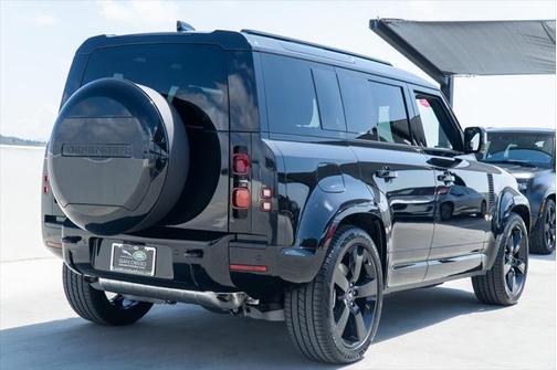 2025 Land Rover Defender X-Dynamic SE