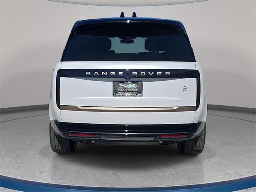 2026 Land Rover Range Rover SV