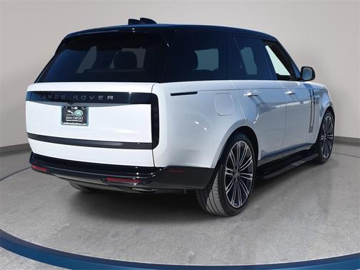 2025 Land Rover Range Rover SE