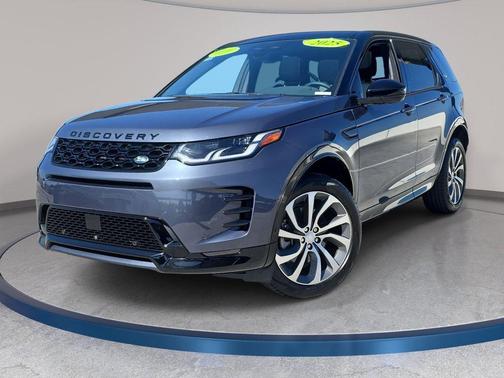 Varesine Blue Metallic 2025 Land Rover Discovery Sport SE