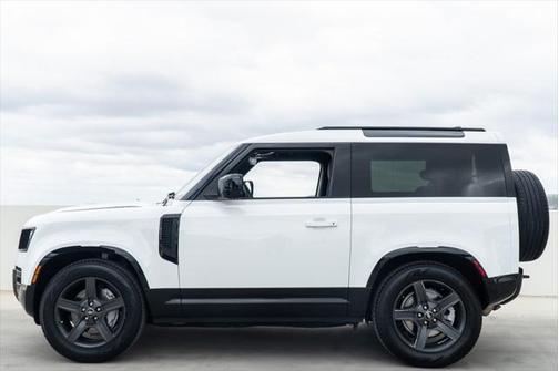 2024 Land Rover Defender X-Dynamic SE