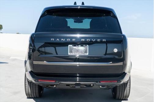 2025 Land Rover Range Rover SV