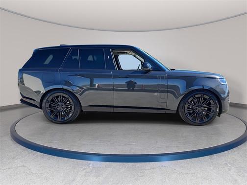2026 Land Rover Range Rover SE