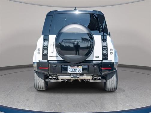 2023 Land Rover Defender 110 V8