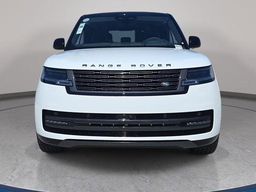 Fuji White 2026 Land Rover Range Rover SE