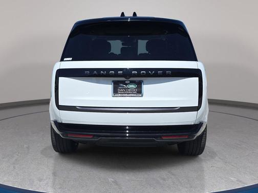 Fuji White 2026 Land Rover Range Rover SE