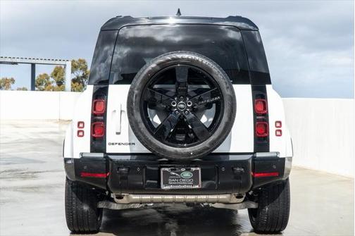 2025 Land Rover Defender X-Dynamic SE