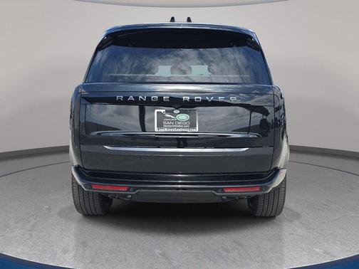 Santorini Black 2026 Land Rover Range Rover SE