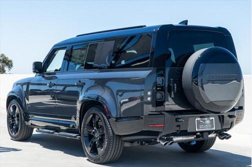 2025 Land Rover Defender V8