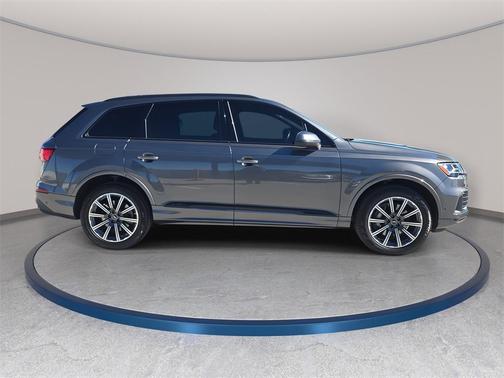 2023 Audi Q7 45 Premium Plus
