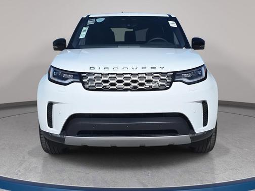 Fuji White 2026 Land Rover Discovery S