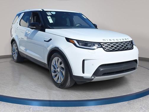 Fuji White 2026 Land Rover Discovery S