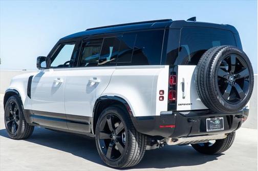 2025 Land Rover Defender X-Dynamic SE