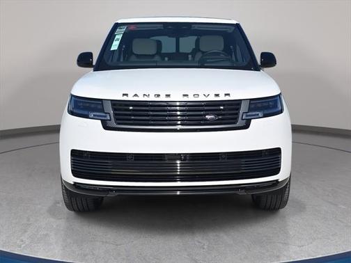 2025 Land Rover Range Rover SV