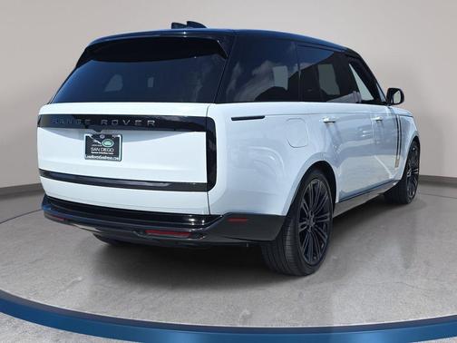 Fuji White 2026 Land Rover Range Rover SE