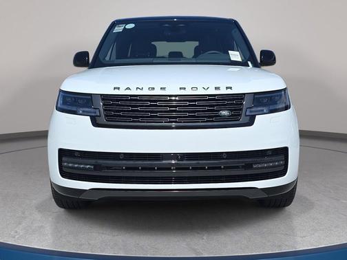 Fuji White 2026 Land Rover Range Rover SE