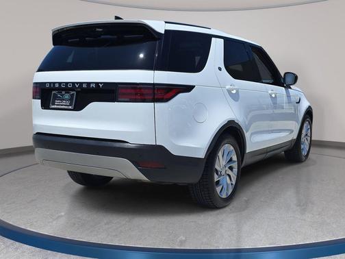 Fuji White 2024 Land Rover Discovery S