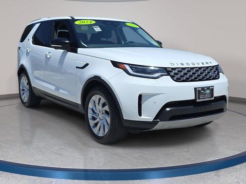Fuji White 2024 Land Rover Discovery S