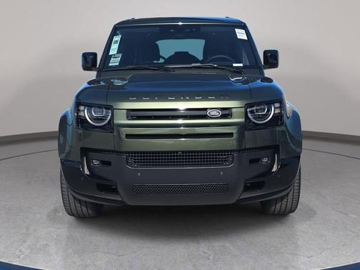2026 Land Rover Defender X-Dynamic SE